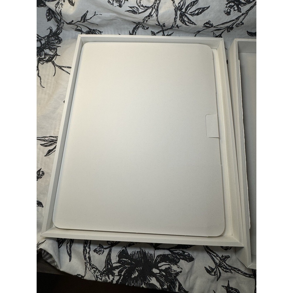 Apple iPad Magic Keyboard Empty Box Model A3340 M3 Inserts Included - Picture 5 of 6